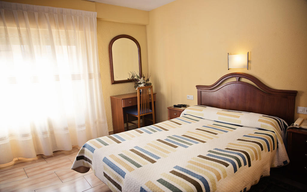 Hostal Guzman El Bueno By Gaiarooms León Oda fotoğraf