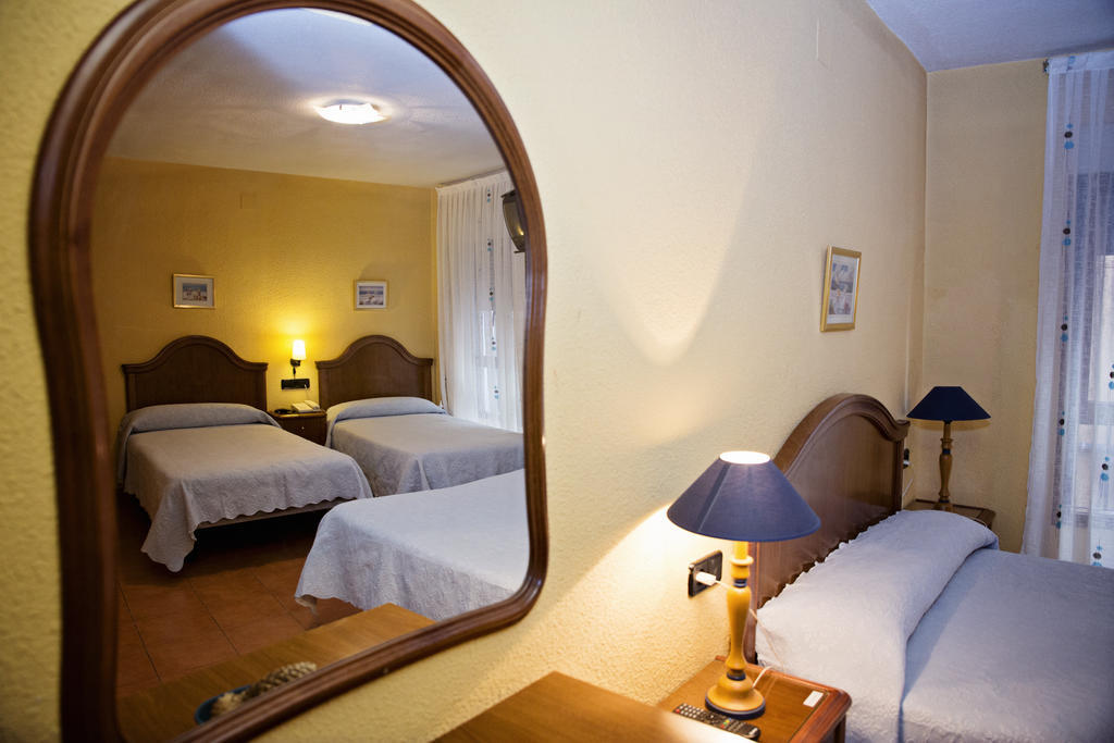 Hostal Guzman El Bueno By Gaiarooms León Oda fotoğraf